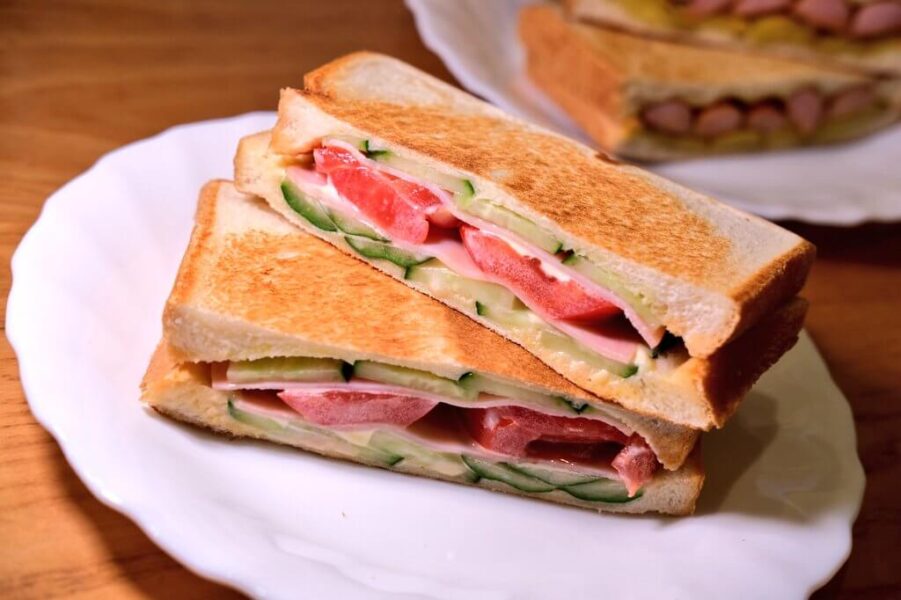 絶品レシピ 美味なる英国式サンド！ 「スモークサーモン＆キュウリ」のサンドイッチを作ってみよう♪Pouch ポーチ