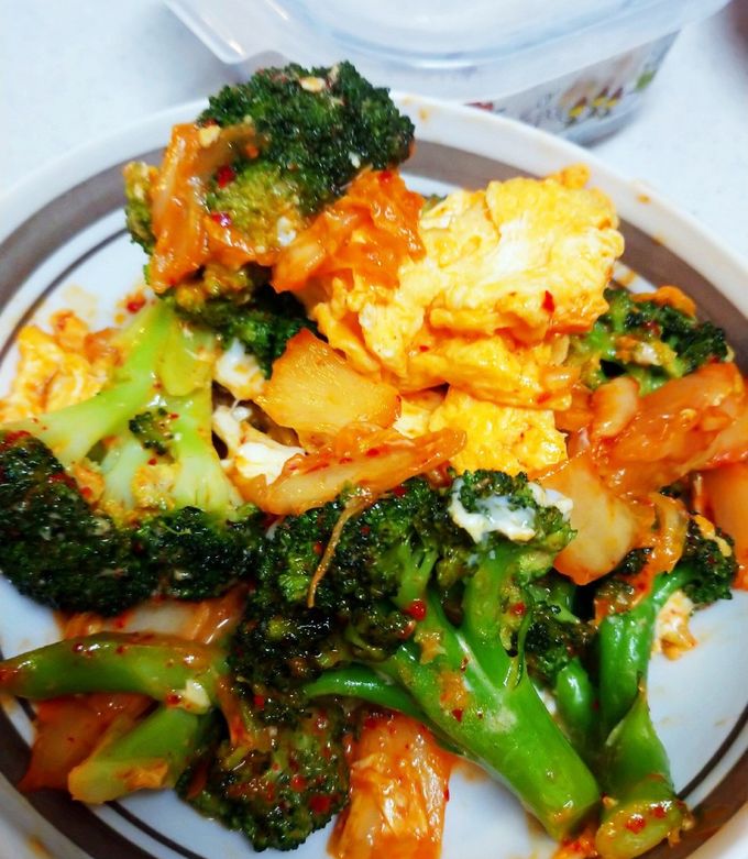 ピリ辛味噌マヨブロッコリーキムチ料理レシピ
