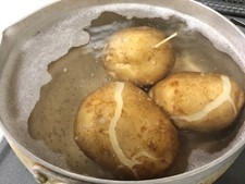 ゆでじゃがいものシンプルポテサラ