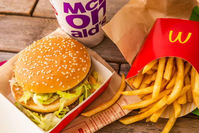 フランス日記 フランスの『マクド』🍔曽麻綾とその作者