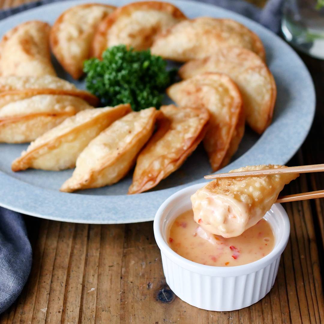 万能甘辛タレがミソ！ 餃子の甘辛ソースかけ