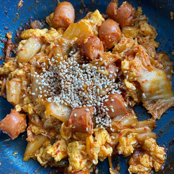 ウインナーとキムチの卵炒め