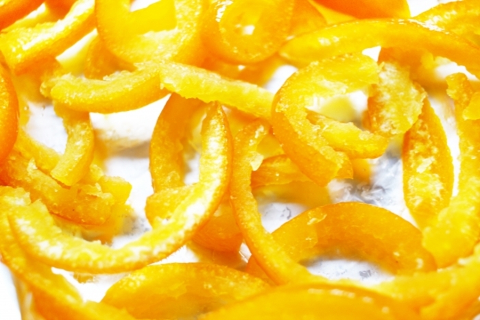 元パティシエが作る香り豊か、色鮮やか、黄金色のレモンピール