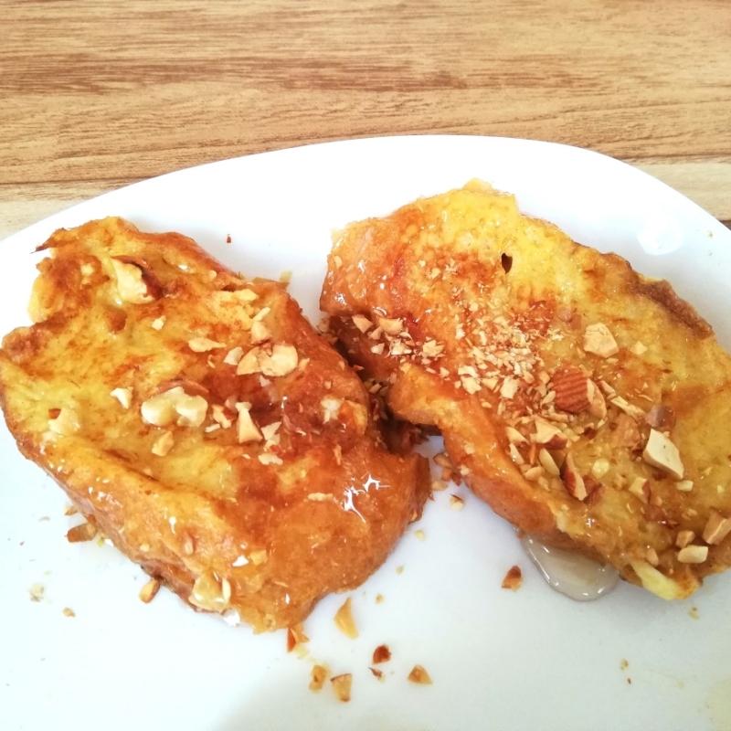 アーモンドミルクで作る♡厚切りバゲットのフレンチトースト