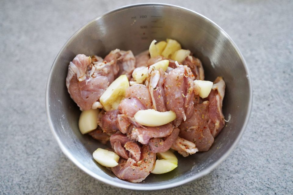 下味冷凍 鶏もも肉とじゃがいものオーブン焼き