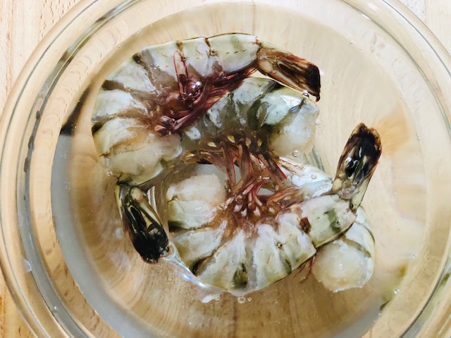 エビの冷凍保存 下処理で臭み解消！塩水解凍テクも紹介！ほほえみごはん-冷凍で食を豊かに-ニチレイフーズ