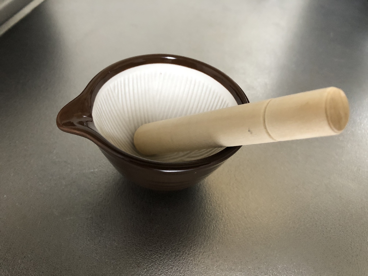 100均のすり鉢とすりこぎ商品一覧・サイズ。ダイソーとセリアで100円 ごますりに