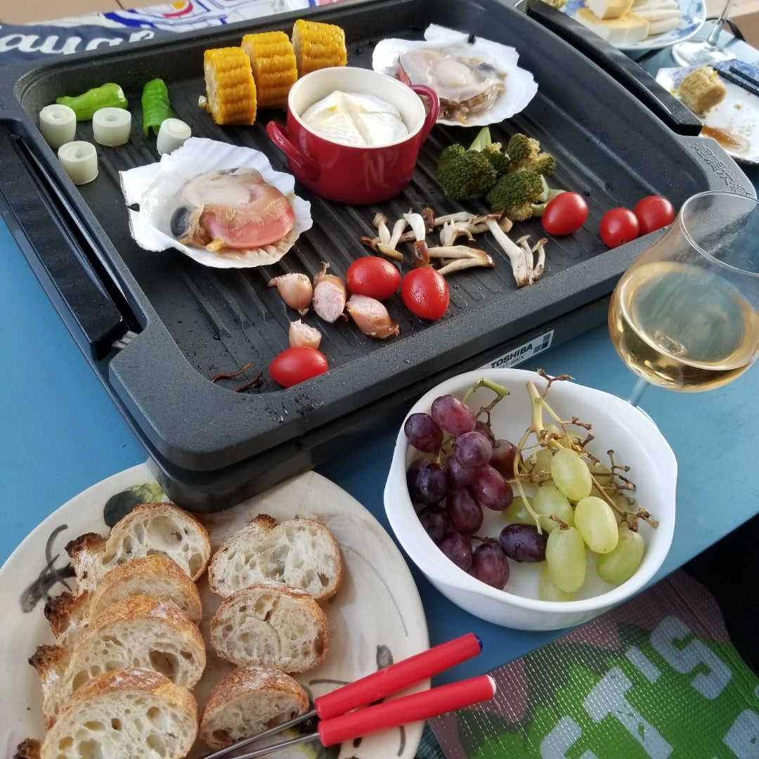 夏の簡単キャンプ飯！ スキレットで「カマンベールのラクちんチーズフォンデュ」 - Aneひめ.net講談社