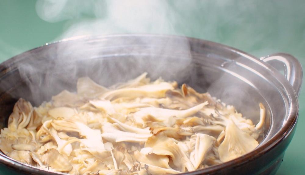 採れたての筍 たけのこ で栗原はるみさんの名作レシピ「レンジ中華おこわ」を作りましたLEE