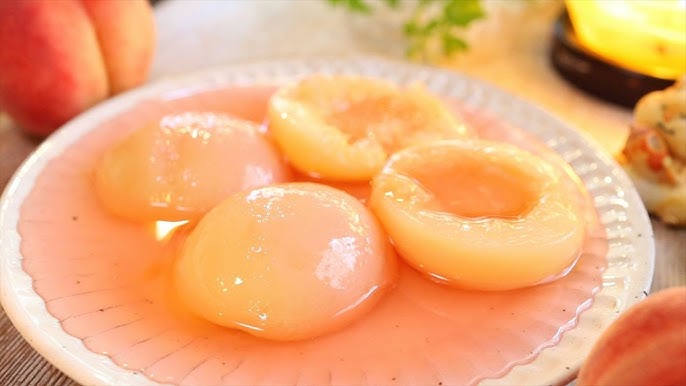 桃で作るコンポートは“バラの花型”で見た目も楽しく