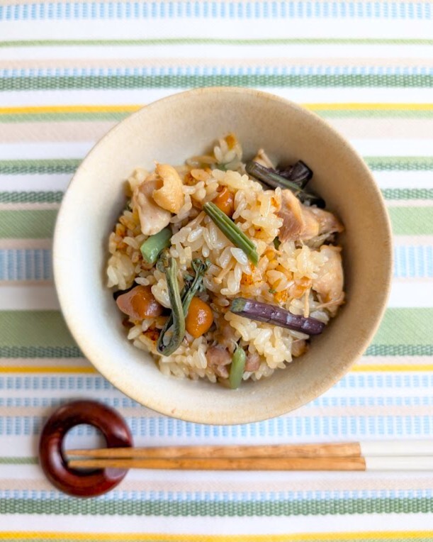 素朴で懐かしい！山菜おこわ