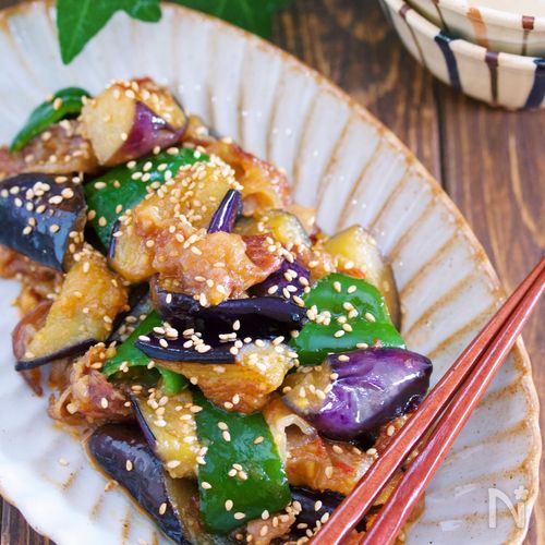 ナスとピーマンと玉ねぎと薄揚げの味噌炒め